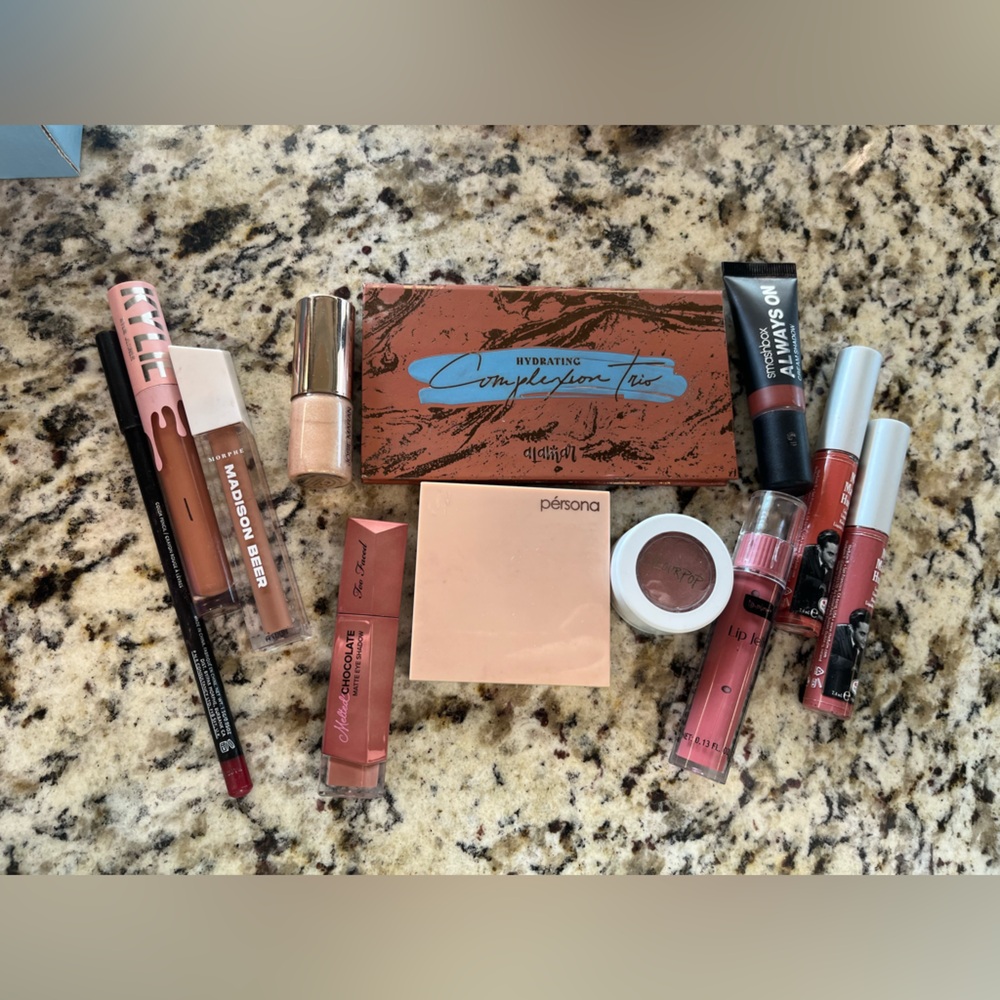 Makeup bundle